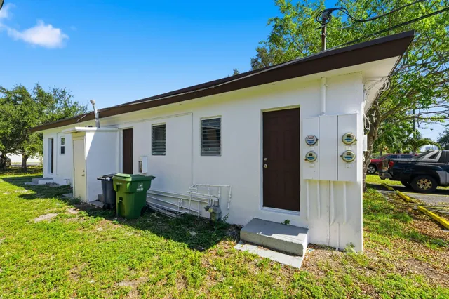 $1,400 | 406 Northwest 7th Court, Hallandale Beach, FL 33009