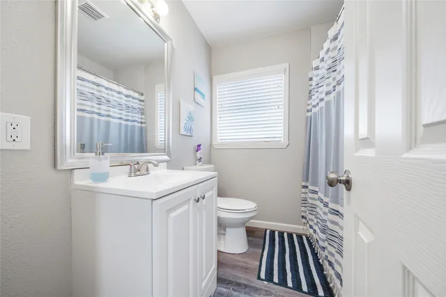 $1,700 | 2111 8th Avenue North, Texas City, TX 77590