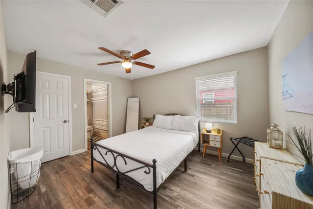 $1,700 | 2111 8th Avenue North, Texas City, TX 77590