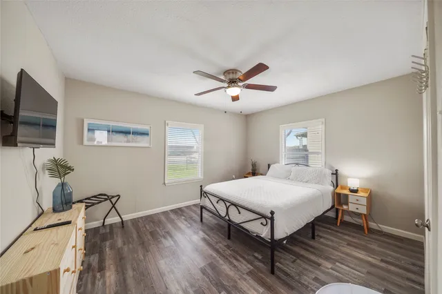 $1,700 | 2111 8th Avenue North, Texas City, TX 77590