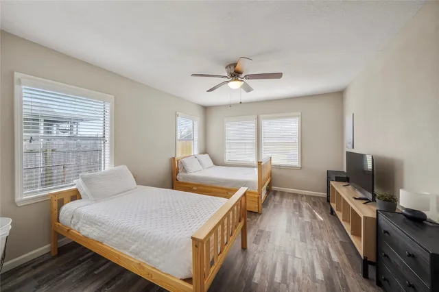 $1,700 | 2111 8th Avenue North, Texas City, TX 77590