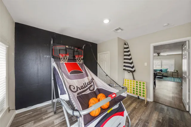 $1,700 | 2111 8th Avenue North, Texas City, TX 77590