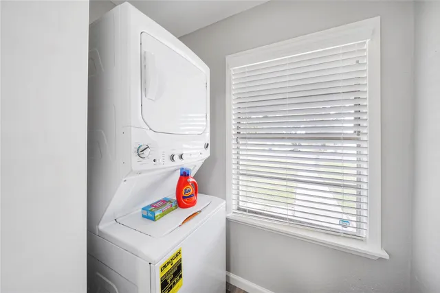 $1,700 | 2111 8th Avenue North, Texas City, TX 77590