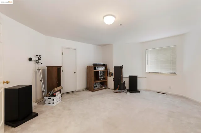 a view of room with workspace