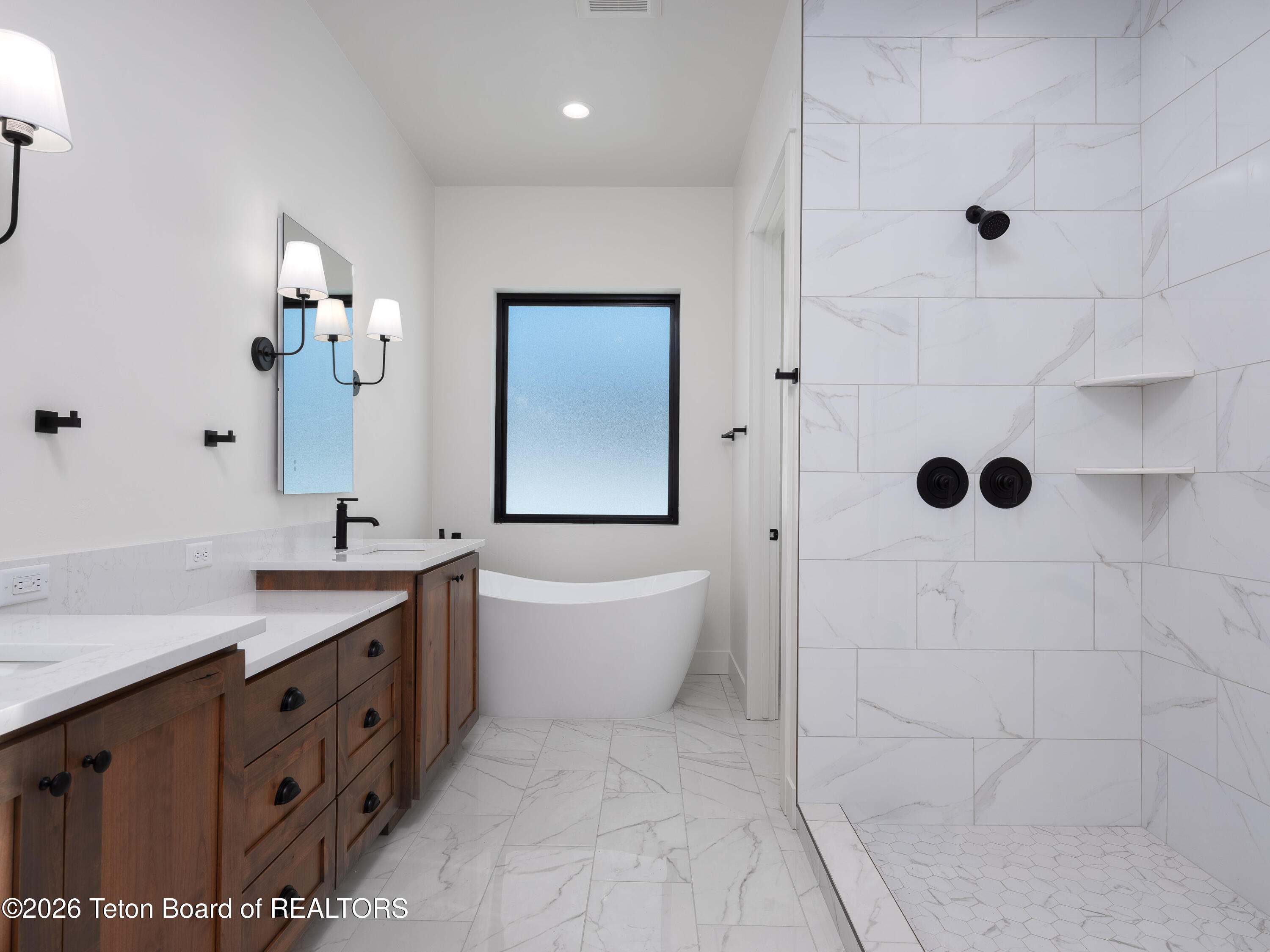 706 Royal Elk Circle Victor, ID 83455 - Photo 11 of 29 11 bath 1a