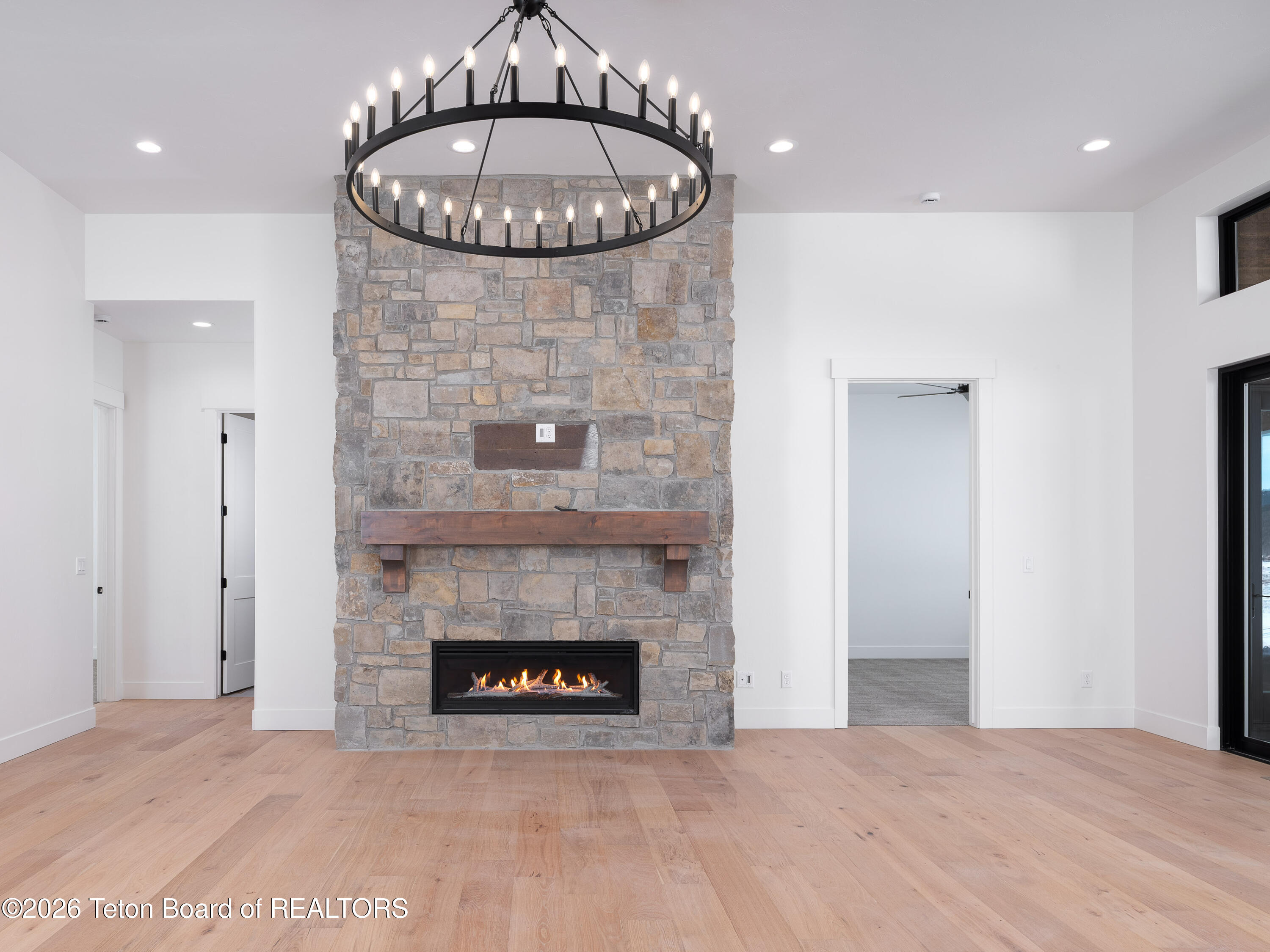 706 Royal Elk Circle Victor, ID 83455 - Photo 8 of 29 08 living 1