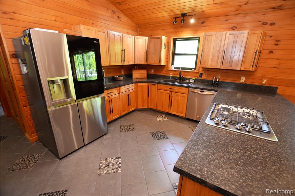 5298 Clear Lake Road North Branch, MI 48461 - Photo 4 of 44
