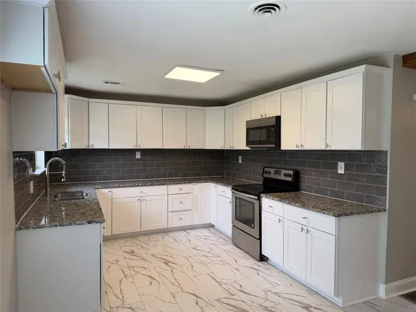 $1,795 | 4917 Susan Lee Lane, North Richland Hills, TX 76180