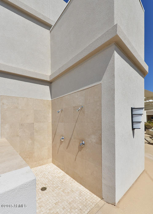 2211 East Camelback Road, Unit 606 Phoenix, AZ 85016 - Photo 28 of 32 Rooftop Shower.jpg