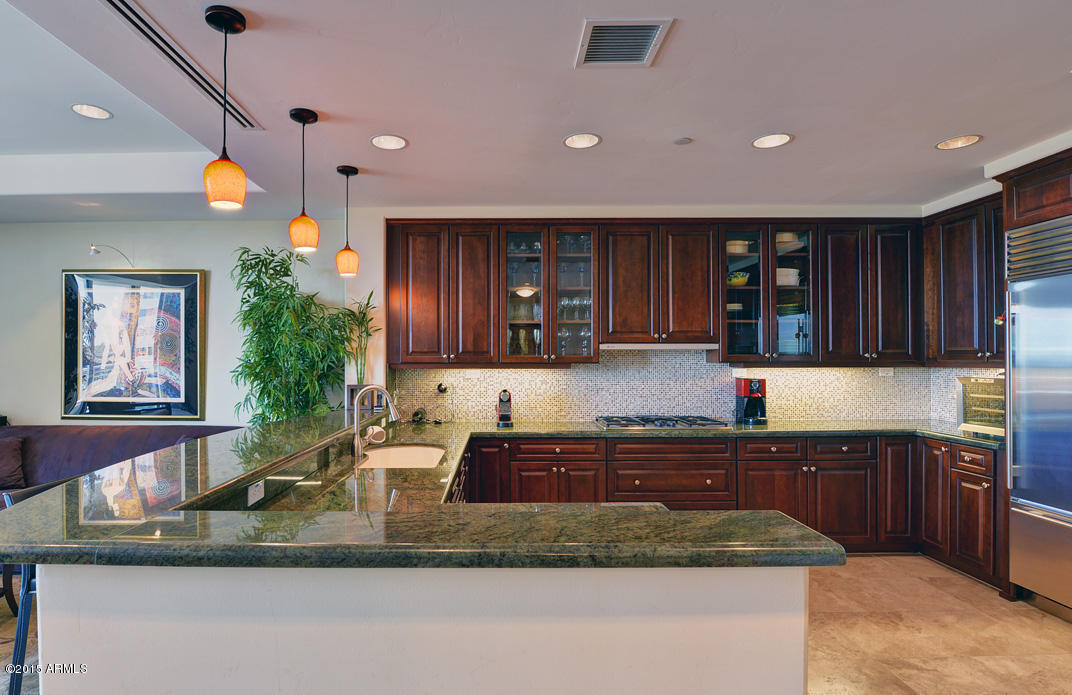 2211 East Camelback Road, Unit 606 Phoenix, AZ 85016 - Photo 5 of 32 Kitchen, Backsplash.jpg
