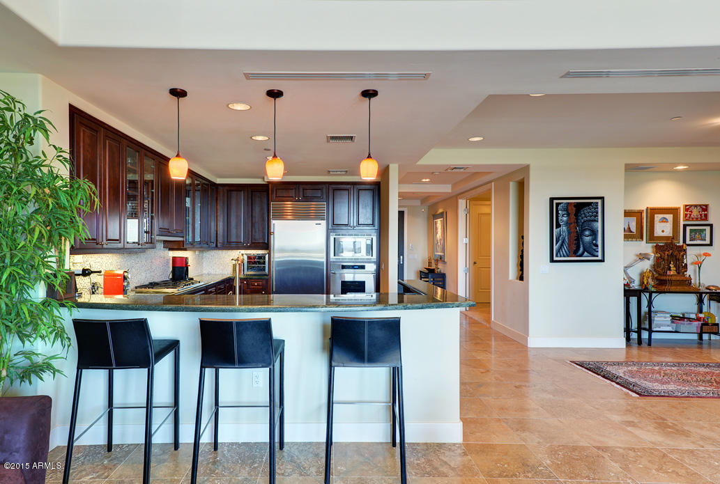 2211 East Camelback Road, Unit 606 Phoenix, AZ 85016 - Photo 8 of 32 Kitchen & Bonus Space.jpg