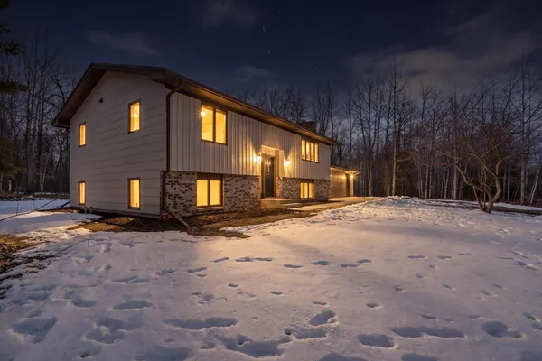 $399,900 | 37098 Woodland Drive, Cohasset, MN 55721