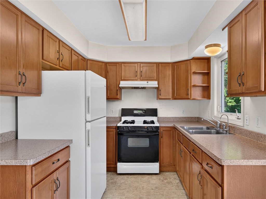 7142 Woolston Road East Bloomfield, NY 14469 - Photo 5 of 48