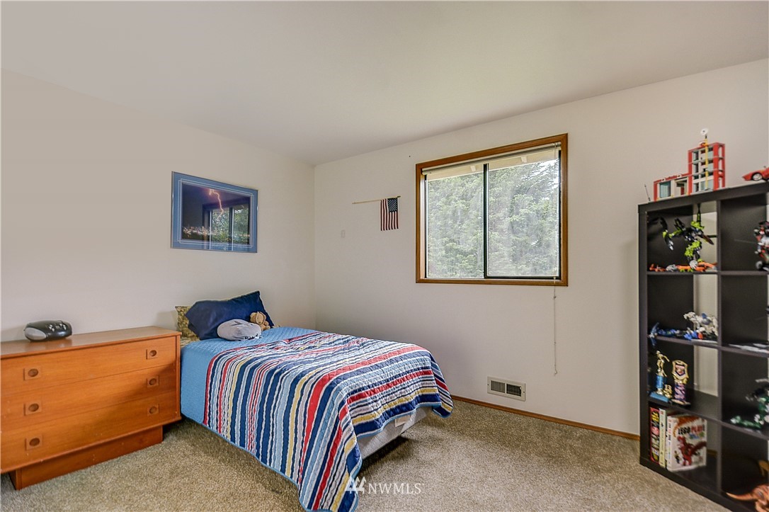 10104 Southeast 187th Street Renton, WA 98055 - Photo 14 of 25