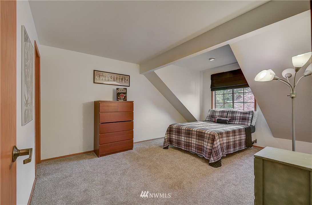 10104 Southeast 187th Street Renton, WA 98055 - Photo 15 of 25