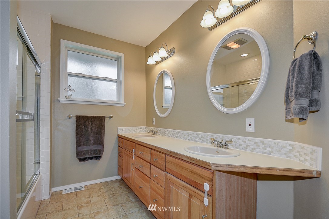 10104 Southeast 187th Street Renton, WA 98055 - Photo 20 of 25