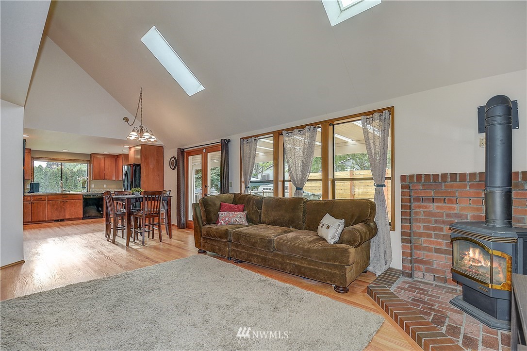 10104 Southeast 187th Street Renton, WA 98055 - Photo 8 of 25