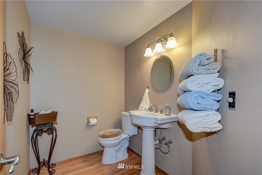 10104 Southeast 187th Street Renton, WA 98055 - Photo 10 of 25
