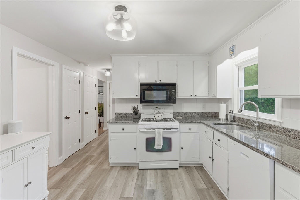 31 Allen Road Tewksbury, MA 01876 - Photo 10 of 35