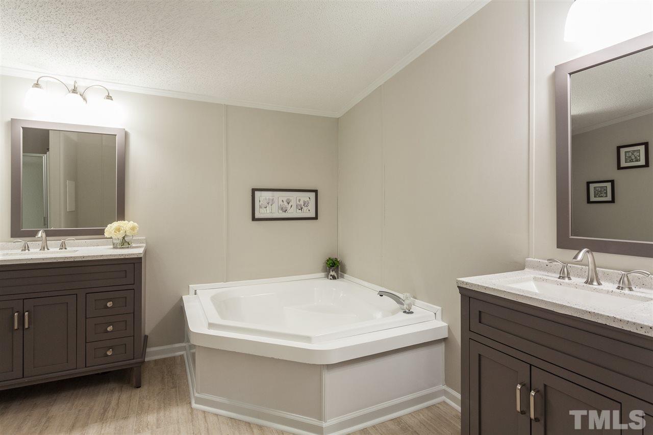 1402 Pennock Road Durham, NC 27703 - Photo 6 of 23 Gallery Image 6