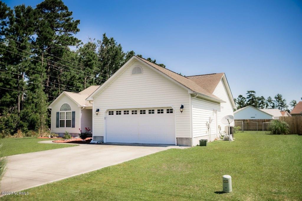 123 Manchester Road Havelock, NC 28532 - Photo 3 of 39 large garage
