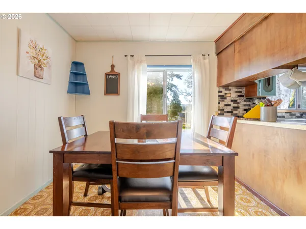 $319,000 | 40352 Holley Heights Loop, Sweet Home, OR 97386