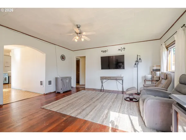 $319,000 | 40352 Holley Heights Loop, Sweet Home, OR 97386