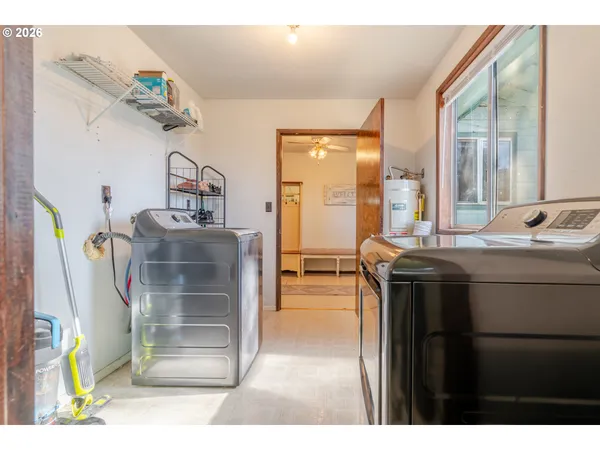 $319,000 | 40352 Holley Heights Loop, Sweet Home, OR 97386