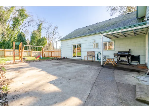 $319,000 | 40352 Holley Heights Loop, Sweet Home, OR 97386