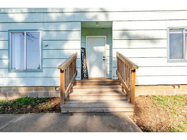 $319,000 | 40352 Holley Heights Loop, Sweet Home, OR 97386