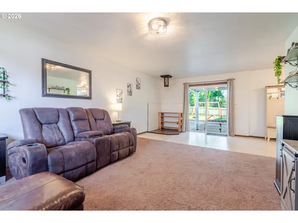 $319,000 | 40352 Holley Heights Loop, Sweet Home, OR 97386