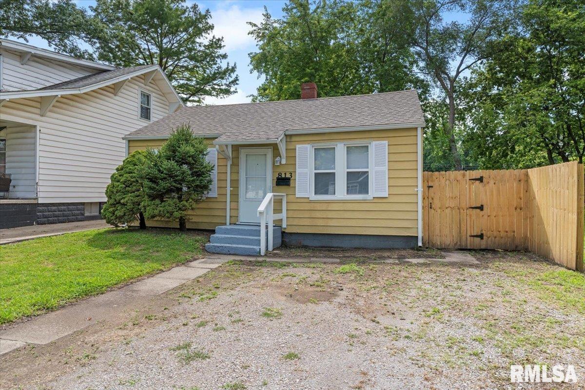 813 North Stephens Avenue Springfield, IL 62702 - Photo 2 of 25