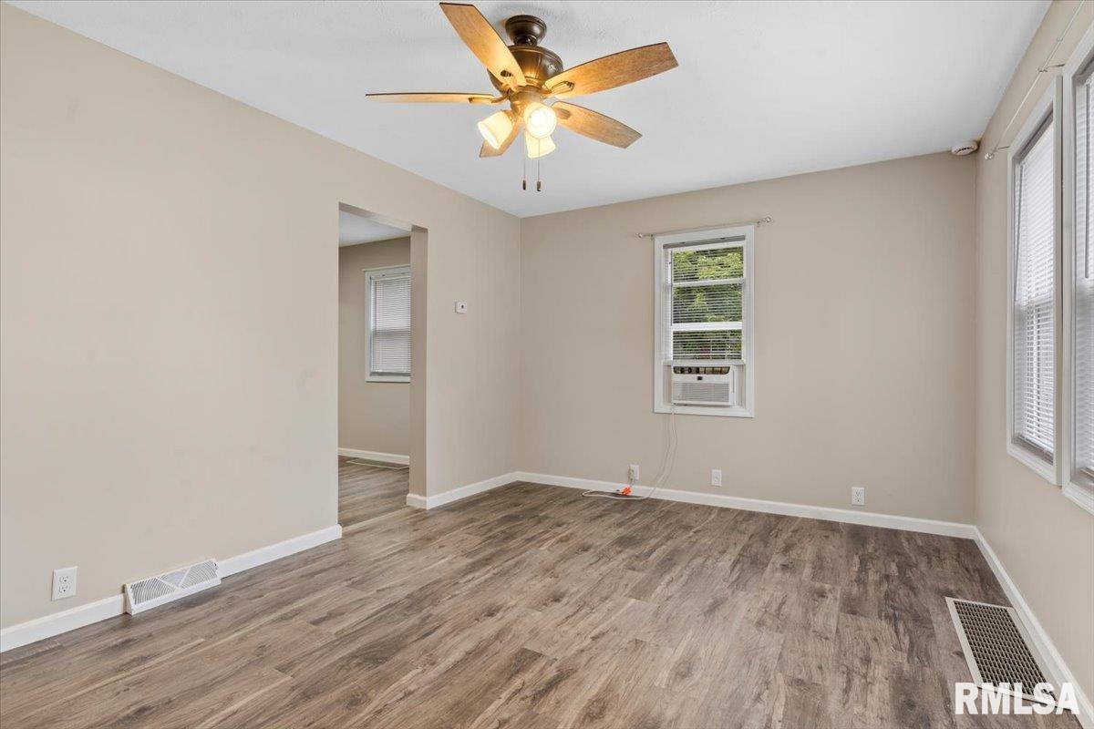 813 North Stephens Avenue Springfield, IL 62702 - Photo 4 of 25