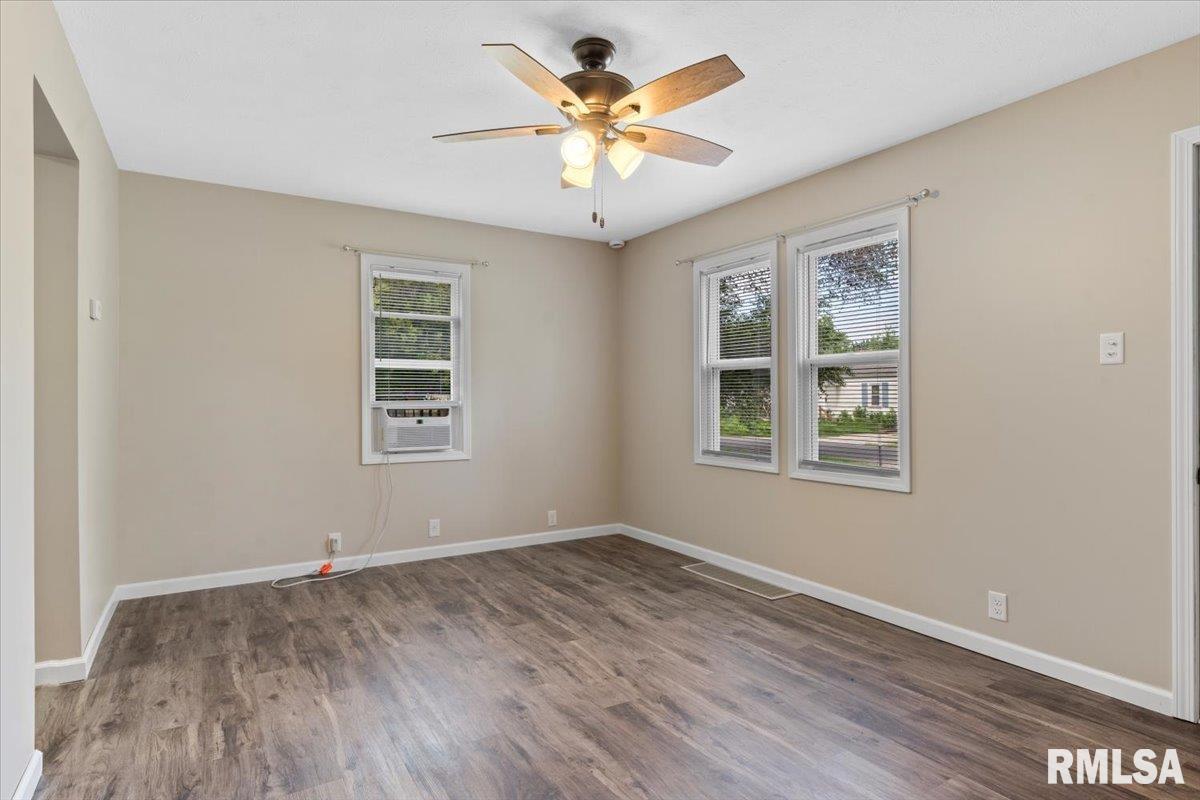 813 North Stephens Avenue Springfield, IL 62702 - Photo 7 of 25