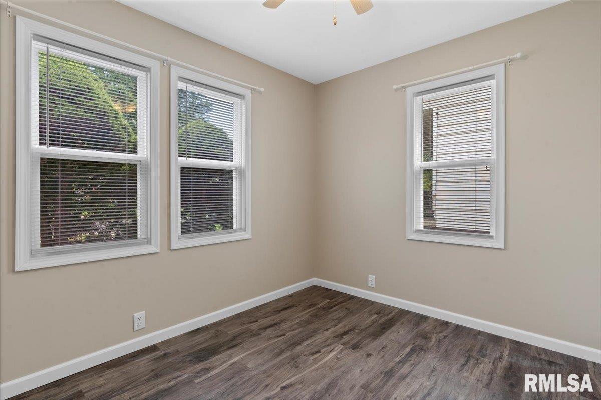 813 North Stephens Avenue Springfield, IL 62702 - Photo 9 of 25