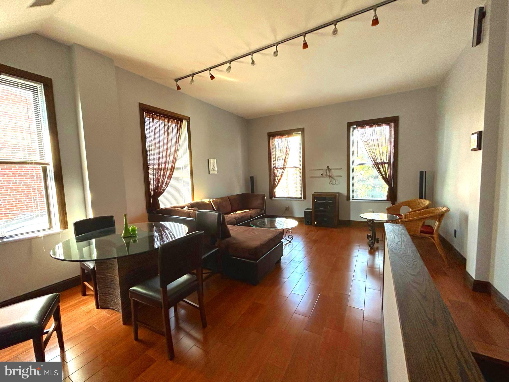727 South 2nd Street, Unit 3F Philadelphia, PA 19147 - Photo 2 of 20