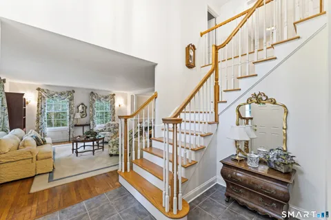 $775,000 | 29 Narragansett Trail, Newtown, CT 06482
