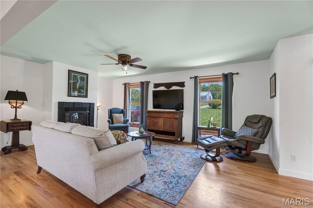 159 Strack Farm Lane Troy, MO 63379 - Photo 5 of 48