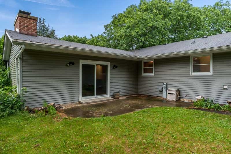 12222 Rae Ann Road Roscoe, IL 61073 - Photo 4 of 40