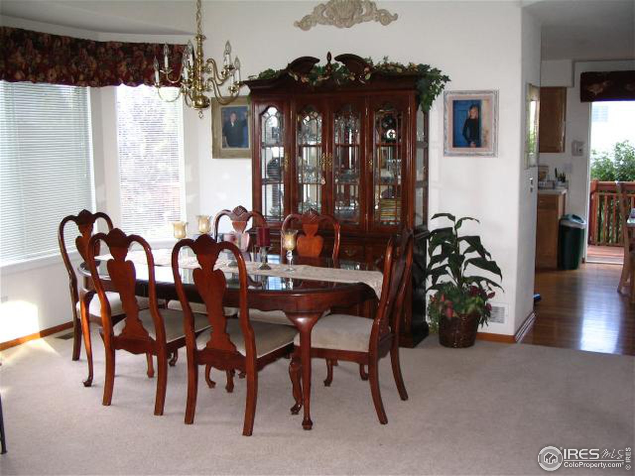 10015 Silver Maple Road Littleton, CO 80129 - Photo 5 of 11 a dining room with furniture and window