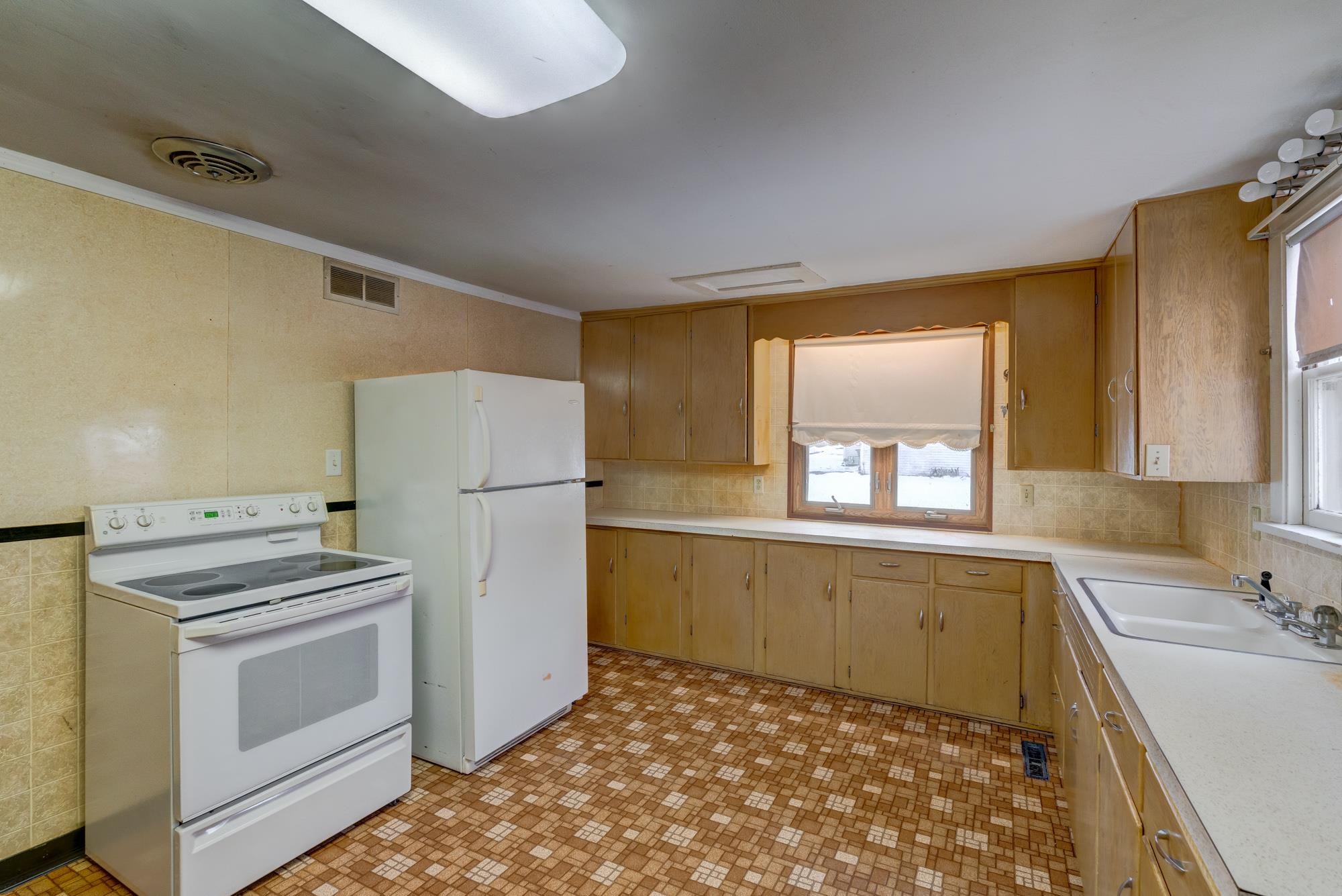 311 Harrison Street Waterloo, WI 53594 - Photo 5 of 30