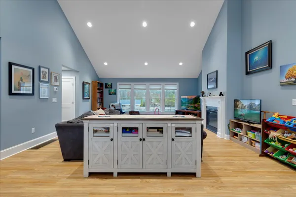 $1,100,000 | 7 Maxwell Lane, Sandwich, MA 02563