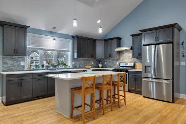 $1,100,000 | 7 Maxwell Lane, Sandwich, MA 02563