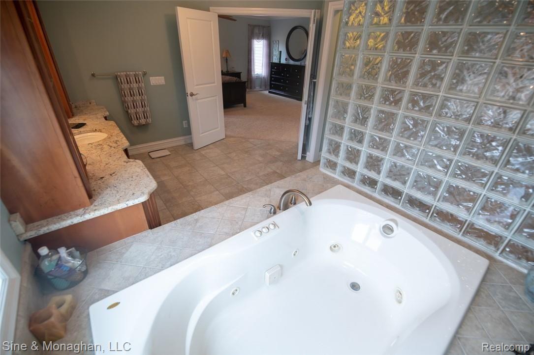 9722 Springborn Road Casco, MI 48064 - Photo 31 of 54 Master bath jetted tub