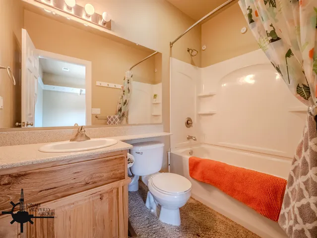 $949,999 | 4432 East 24th Street, Casper, WY 82609