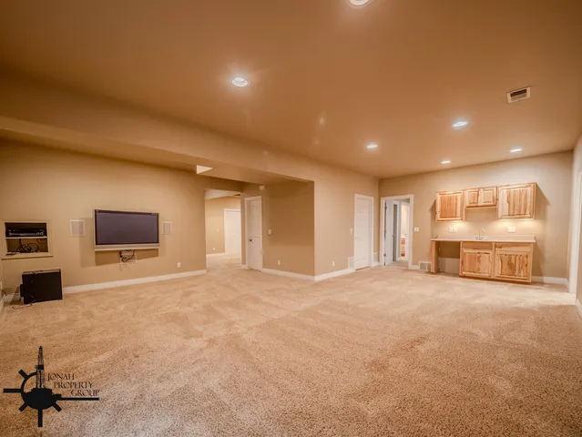 $949,999 | 4432 East 24th Street, Casper, WY 82609