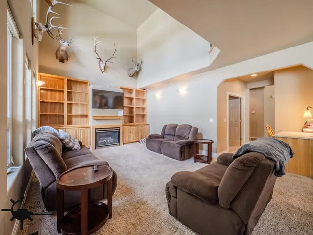$949,999 | 4432 East 24th Street, Casper, WY 82609