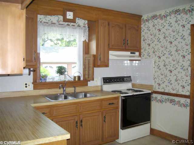 8405 Colebrook Road Richmond, VA 23227 - Photo 5 of 10 Kitchen - Kitchen view; window overlooks lovely ba