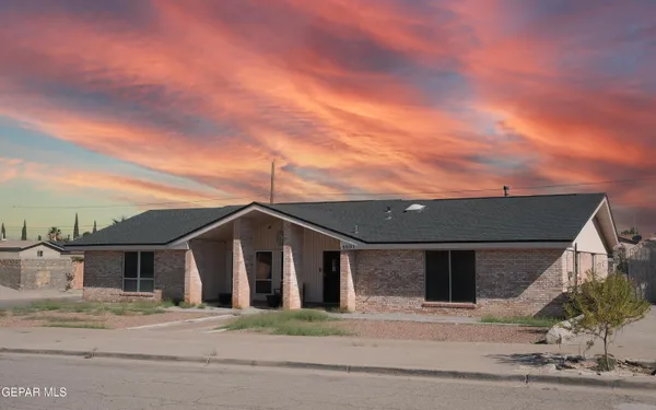 $2,200 | 9001 Lait Drive, El Paso, TX 79925