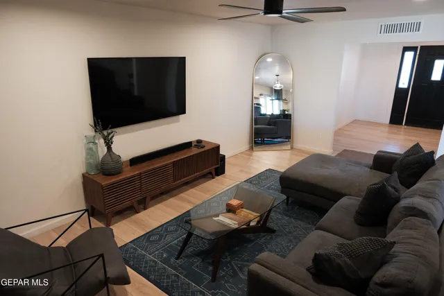 $2,200 | 9001 Lait Drive, El Paso, TX 79925